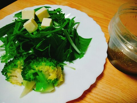 水菜とブロッコリーとベビーチーズのサラダ